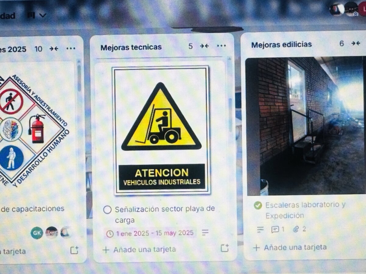 Tablero de seguimiento con mejoras, responsables y evidencias